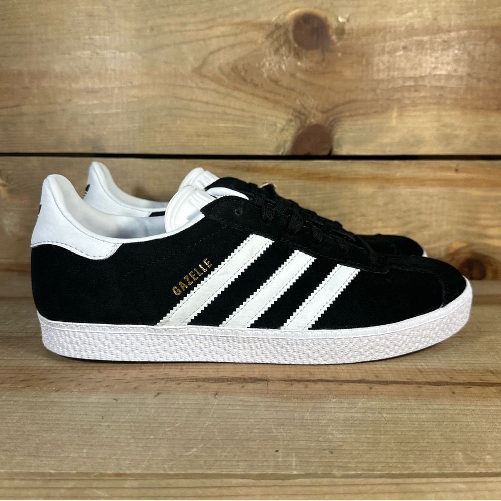 NEW Kids / Women’s Adidas Gazelle “Core Black Cloud White Gold” Sneakers BB2502